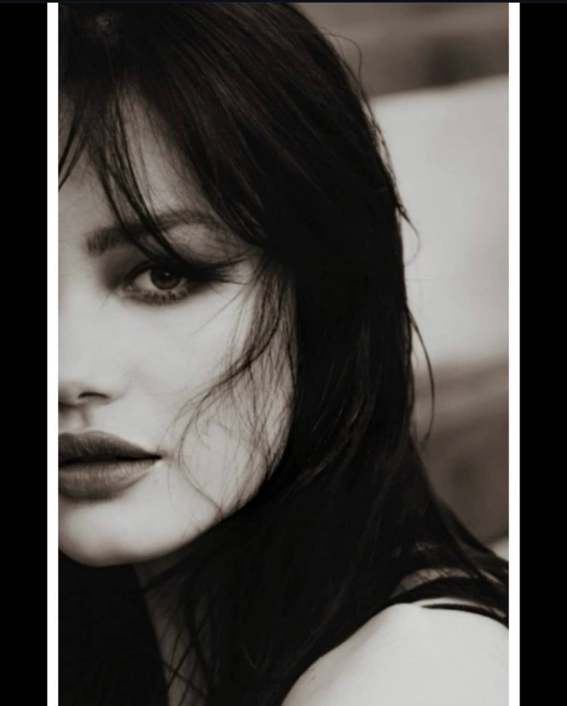 Editorial portrait - Emilia Crusninschi