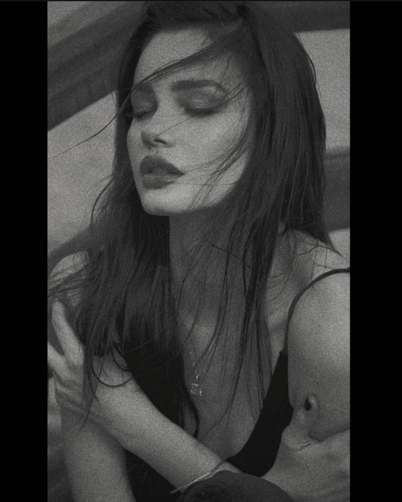 Editorial series - Emilia Crusninschi